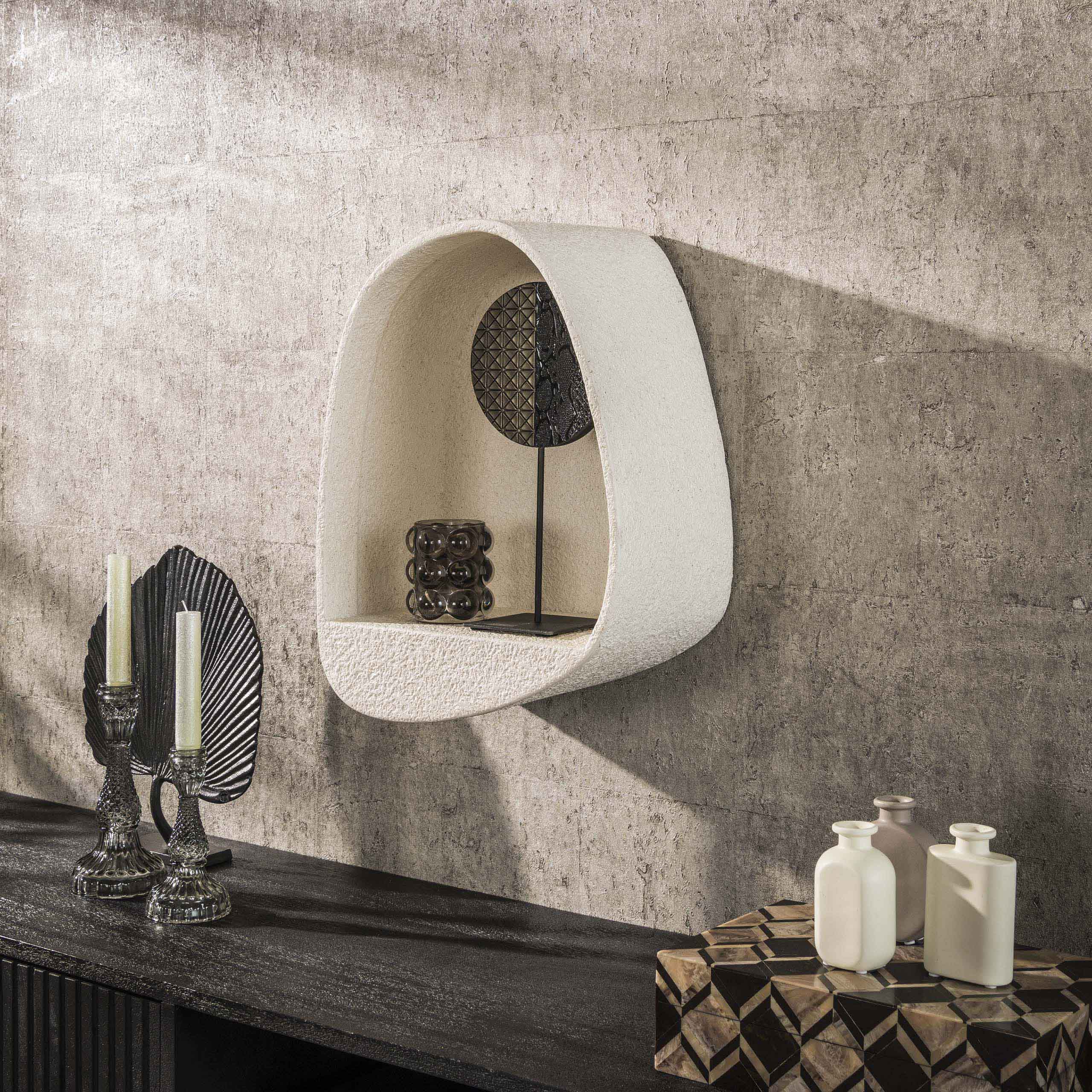 Wandregal aus Steintropfen / Marmorverbundstoff