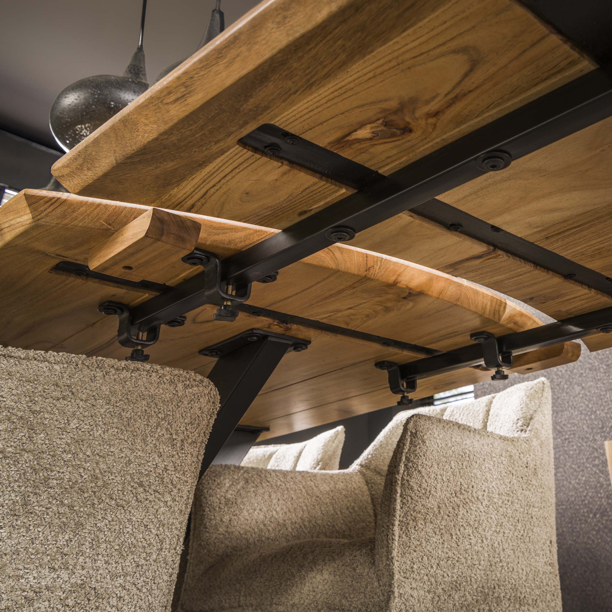 Esstisch ausziehbar 175/275 / Massive Akazie natur