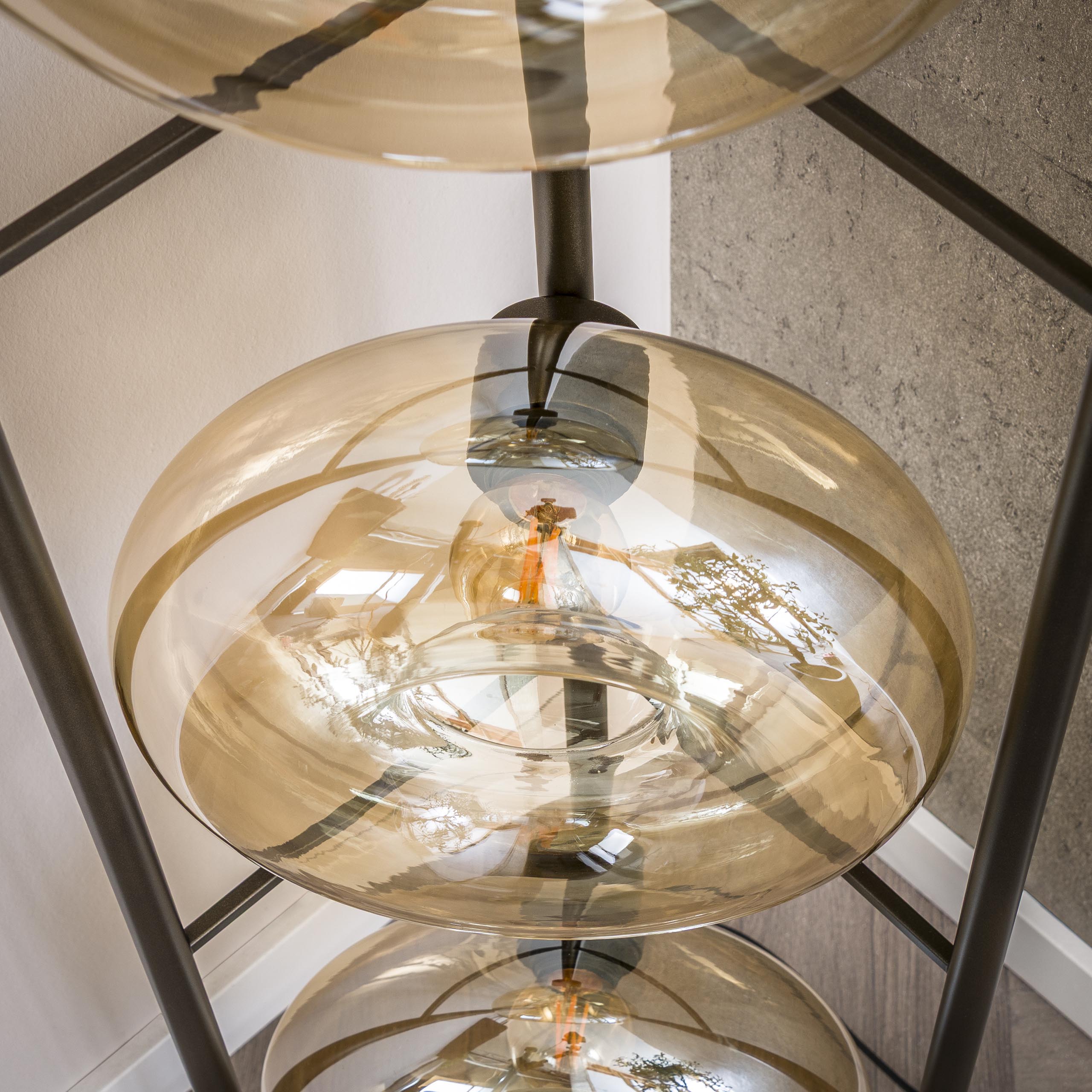 Stehleuchte Soll 4-flammig, bernsteinfarbenes Glas