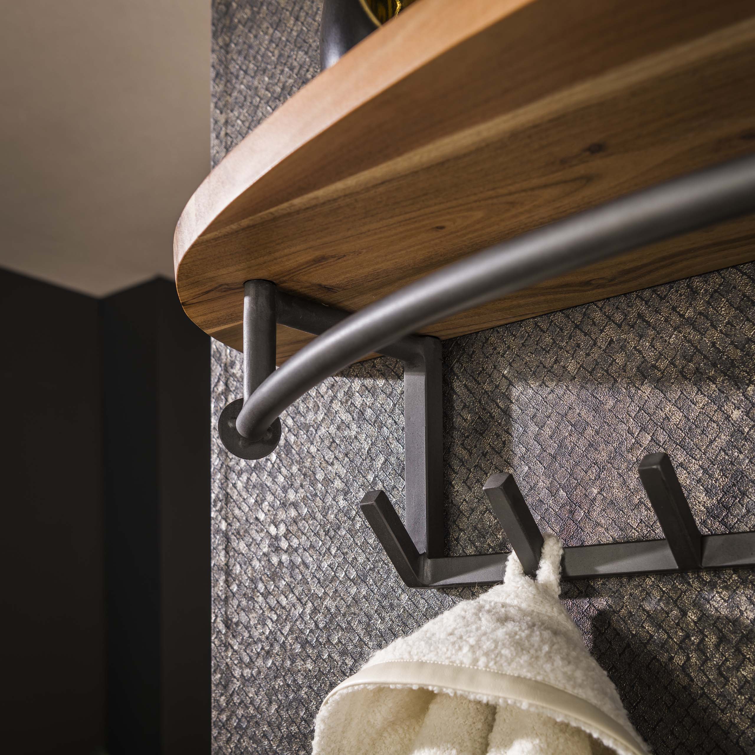 Garderobe rund 8 Haken Hutablage / Massiv ac