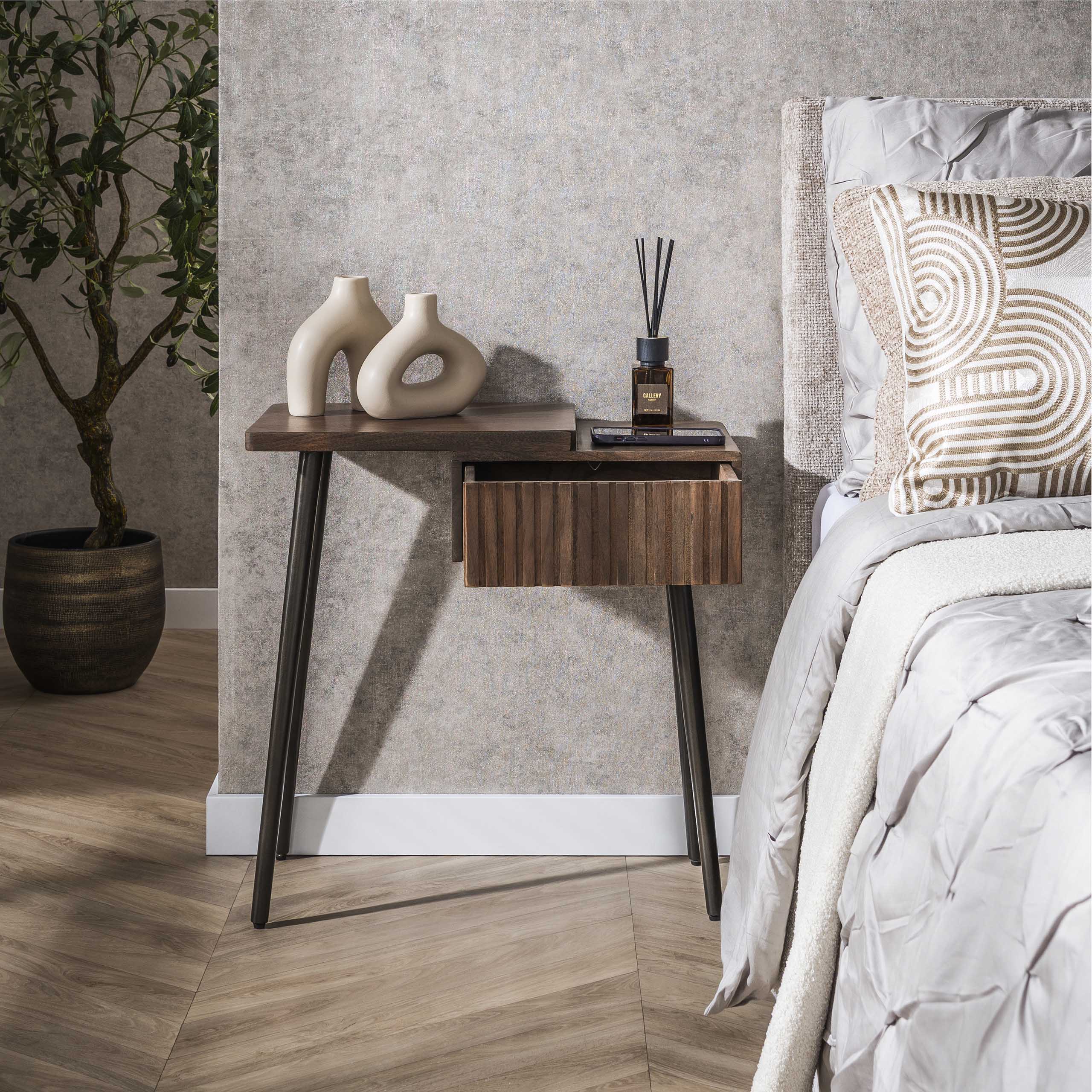 Nachttisch Carve 1 Schublade links – Massive Akazie braun