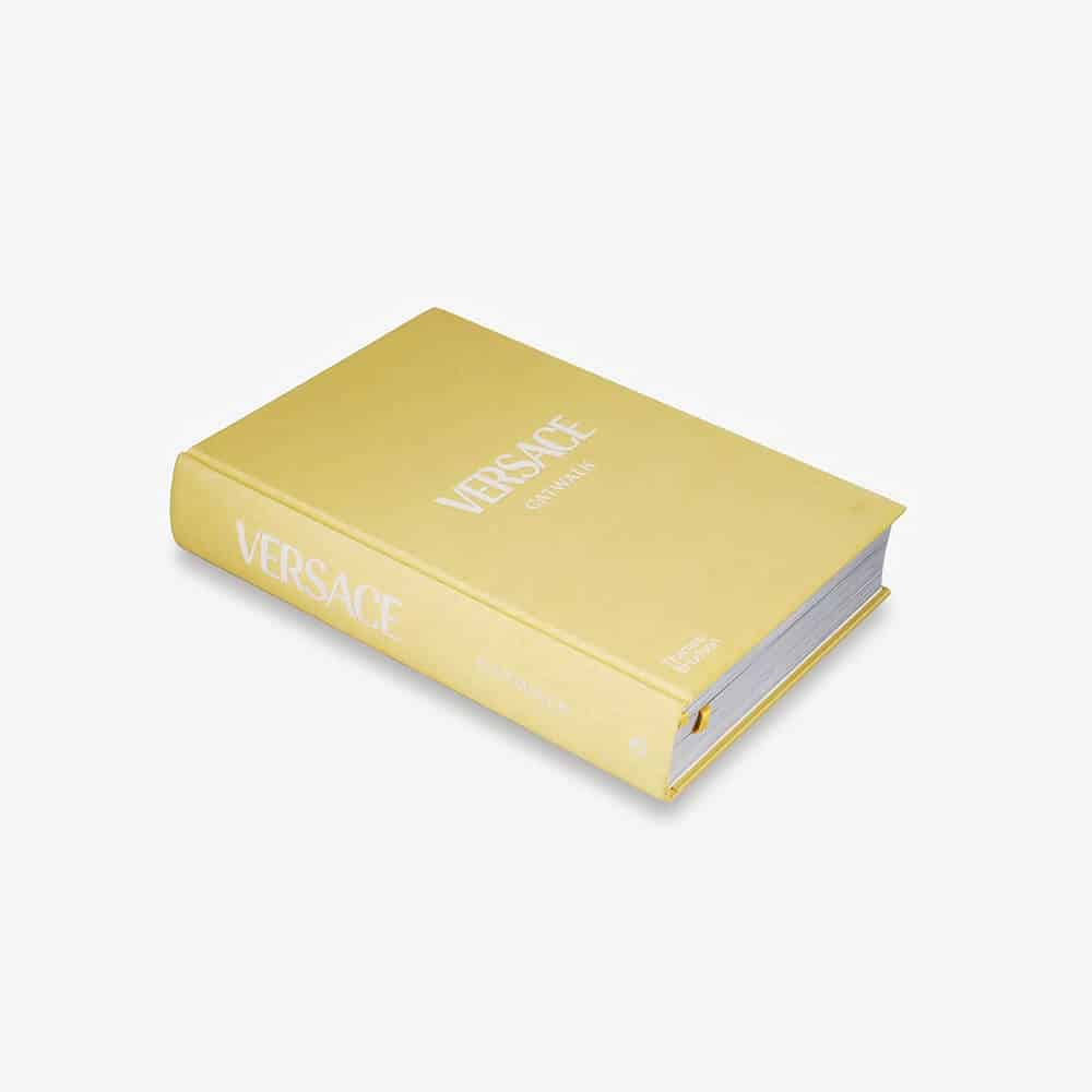 Versace Catwalk – Fashionbook