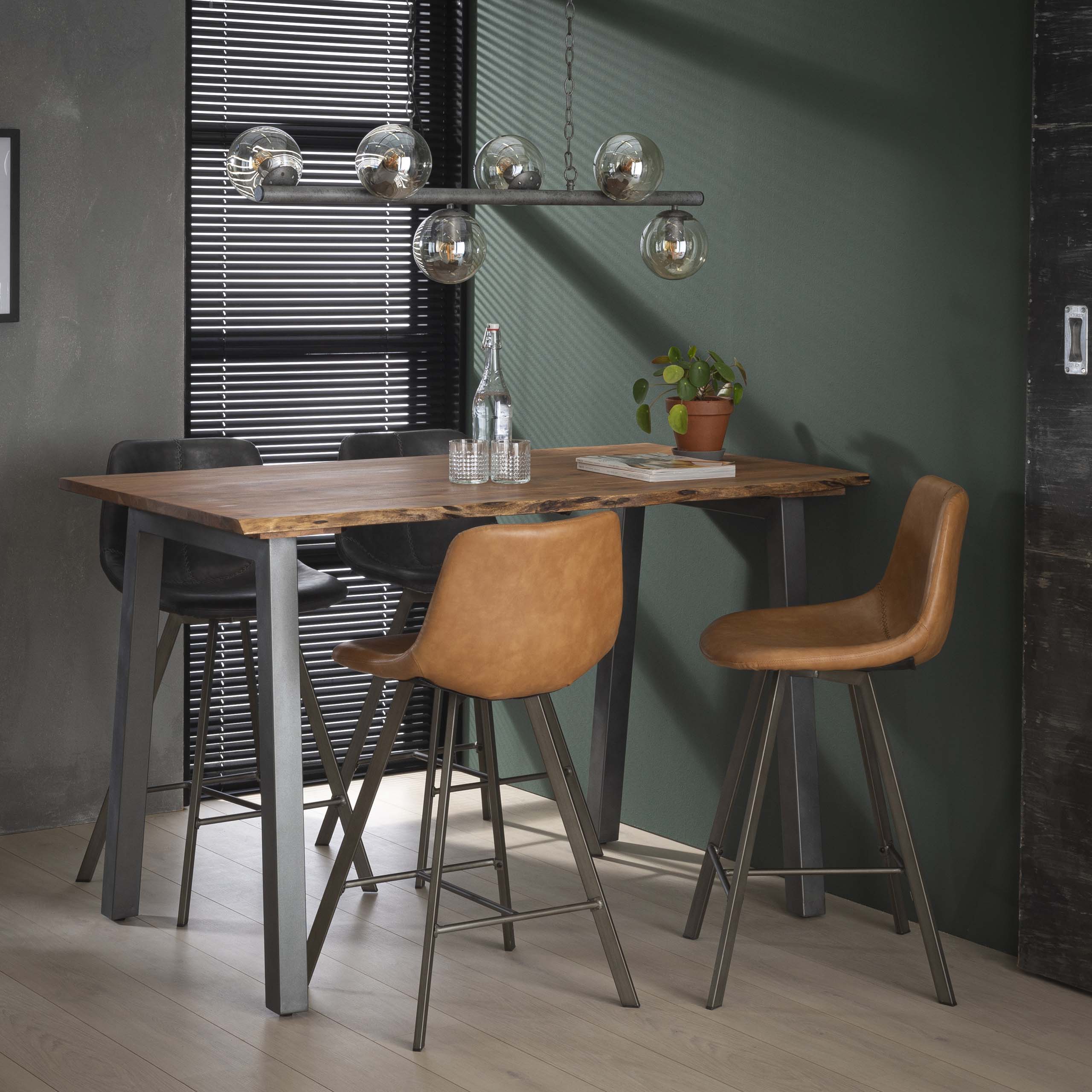 Barstuhl Zick-Zack-Flachgestell PU 4 / Sattel PU Rindsleder braun