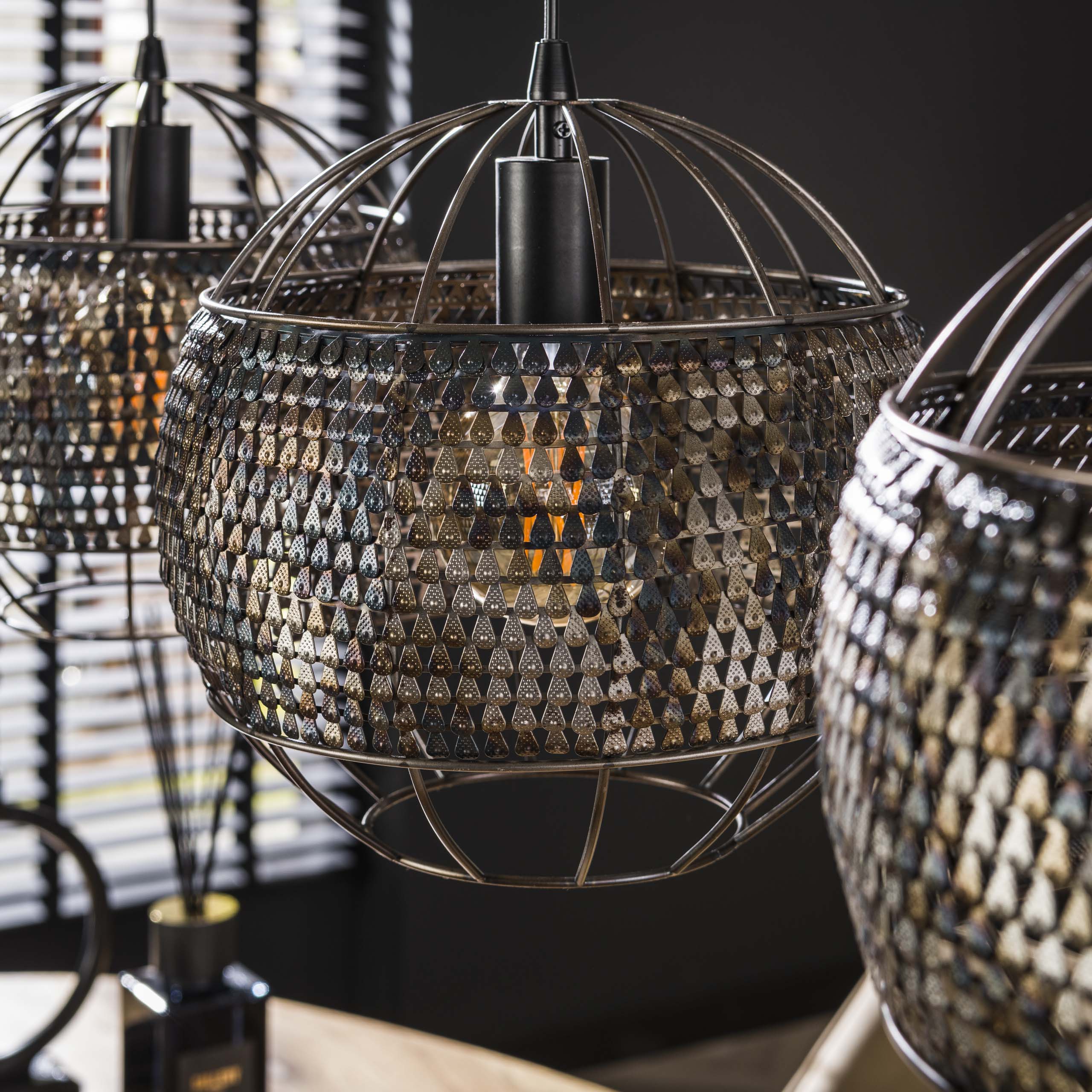 Hängelampe 3L Ø30 Panzerung offen / Schwarzbraun