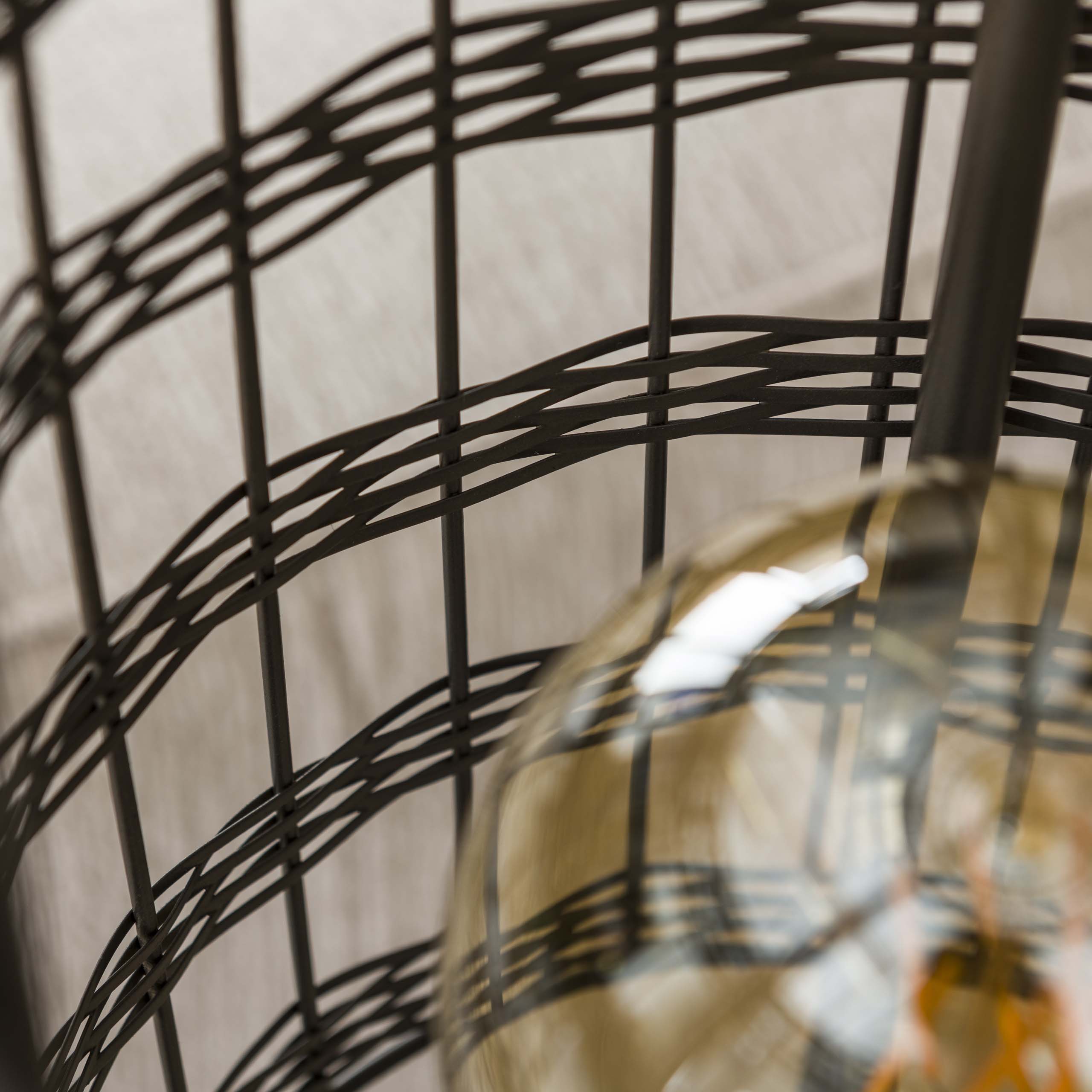 Stehleuchte 2L Metalljalousien / Schwarznickel