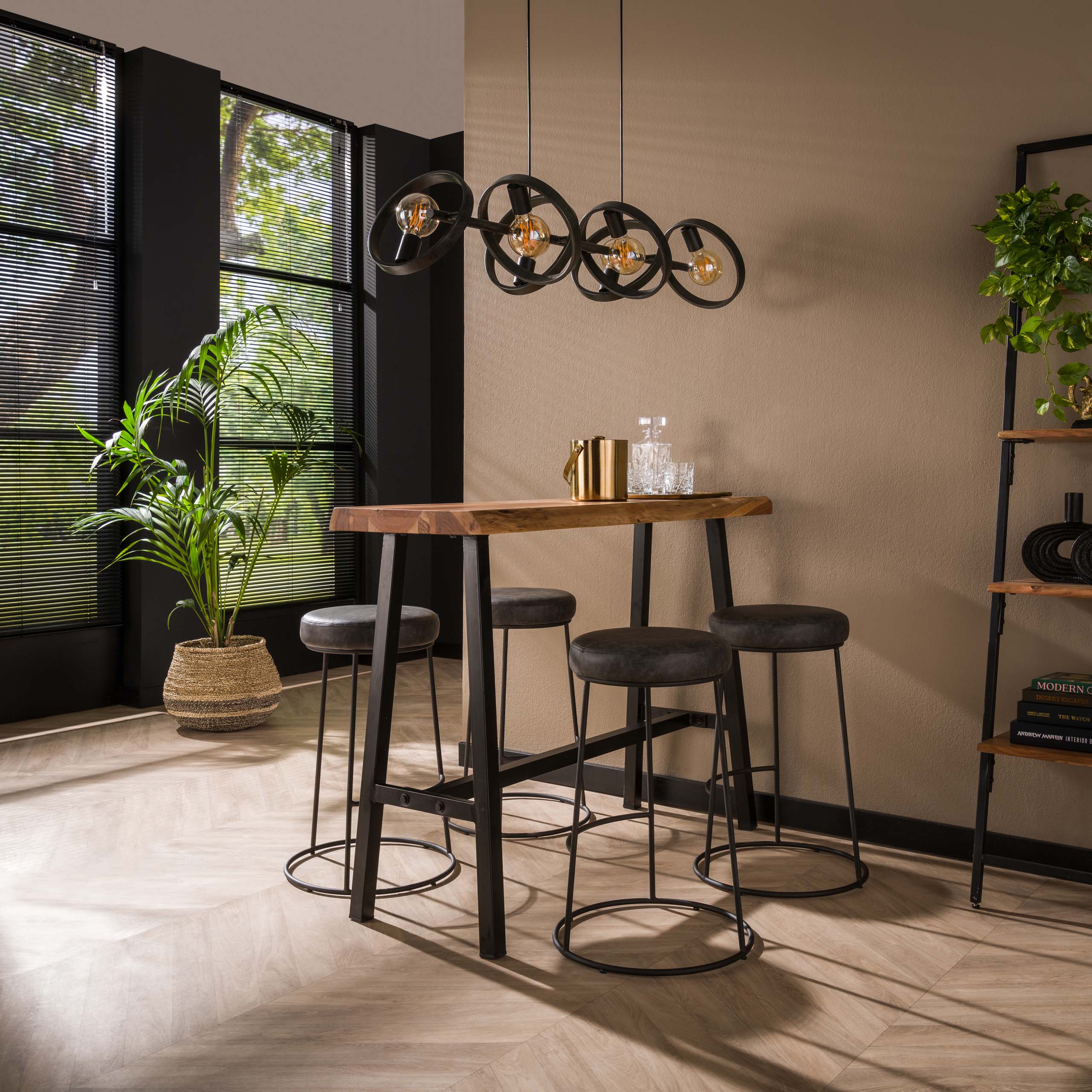 Bartisch Live Edge 125 cm – Massive Akazie