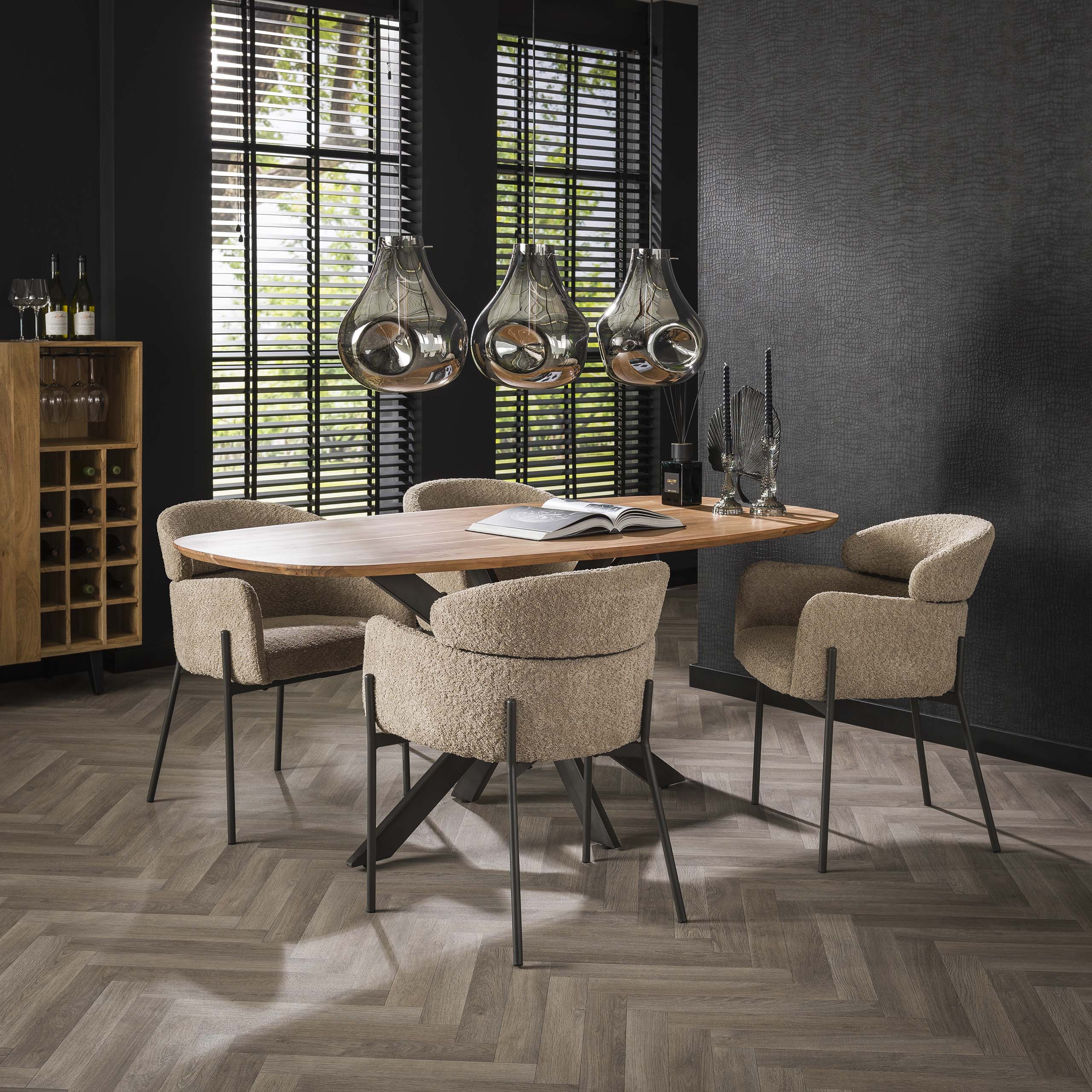 Sessel Bouclé mit runder Rückenlehne. VPE2 / Boucle-Sandfarbe