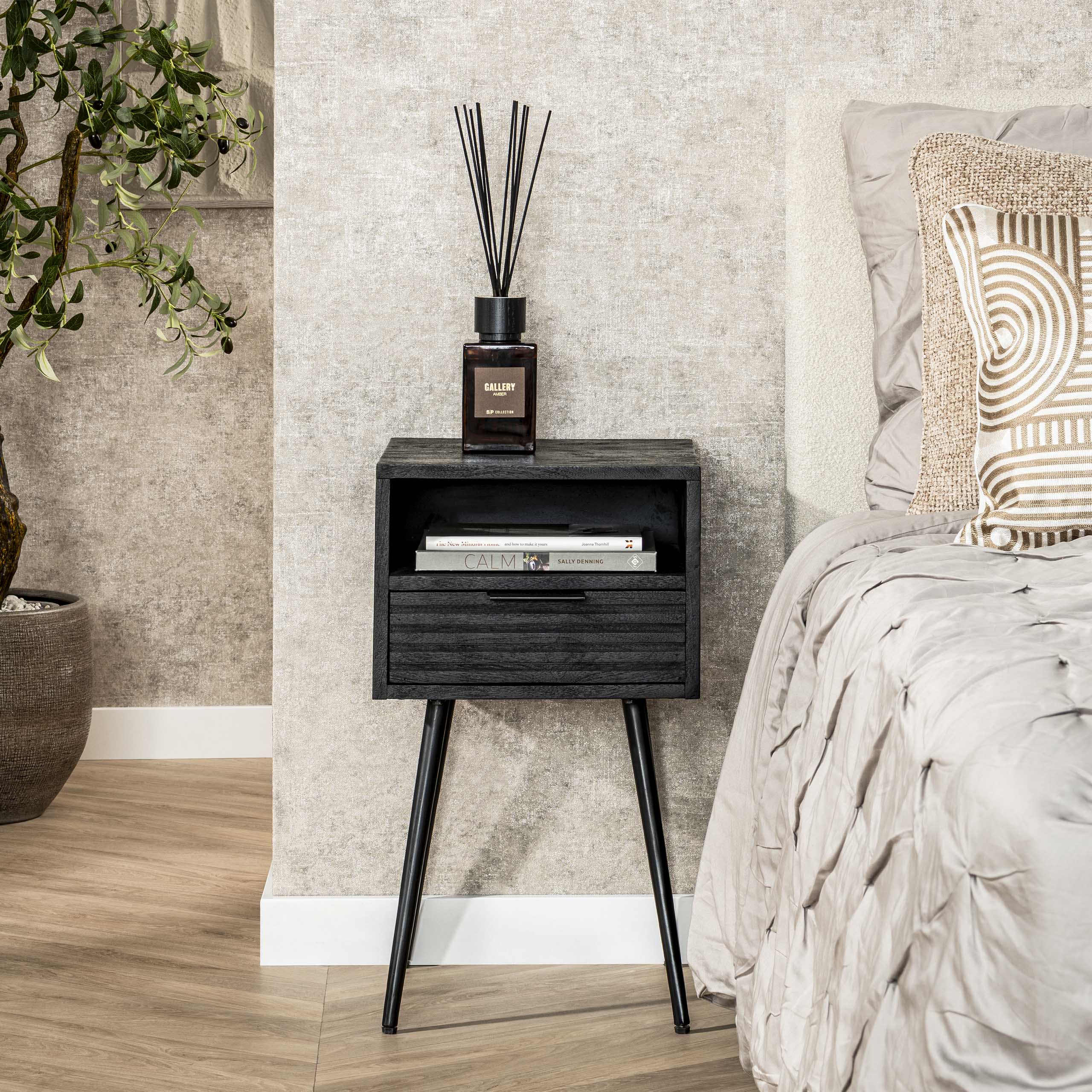 Marina Nachttisch 1 Schublade – Massives Mangoschwarz