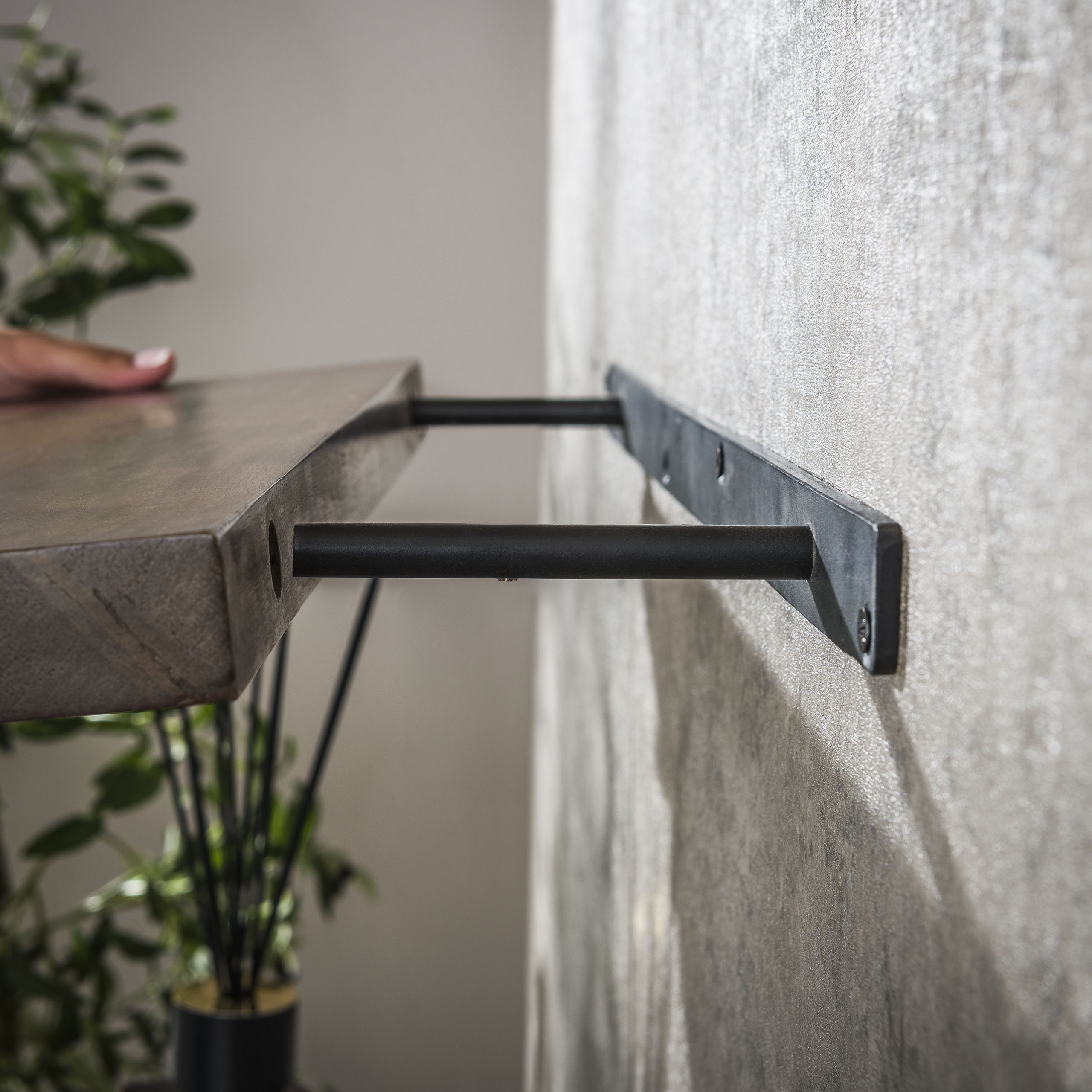 Wandregal Carve 60 cm – Massive Akazie braun