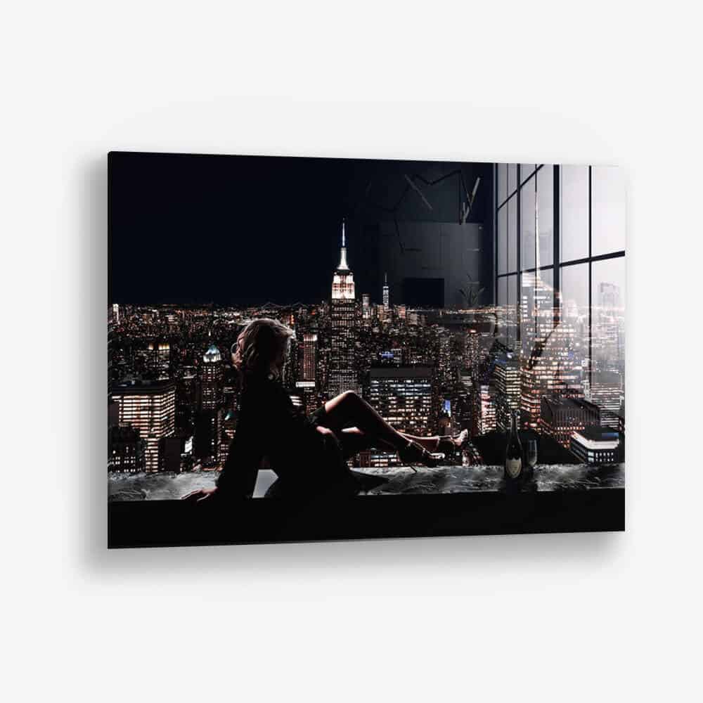 Manhattan Lady – Glass