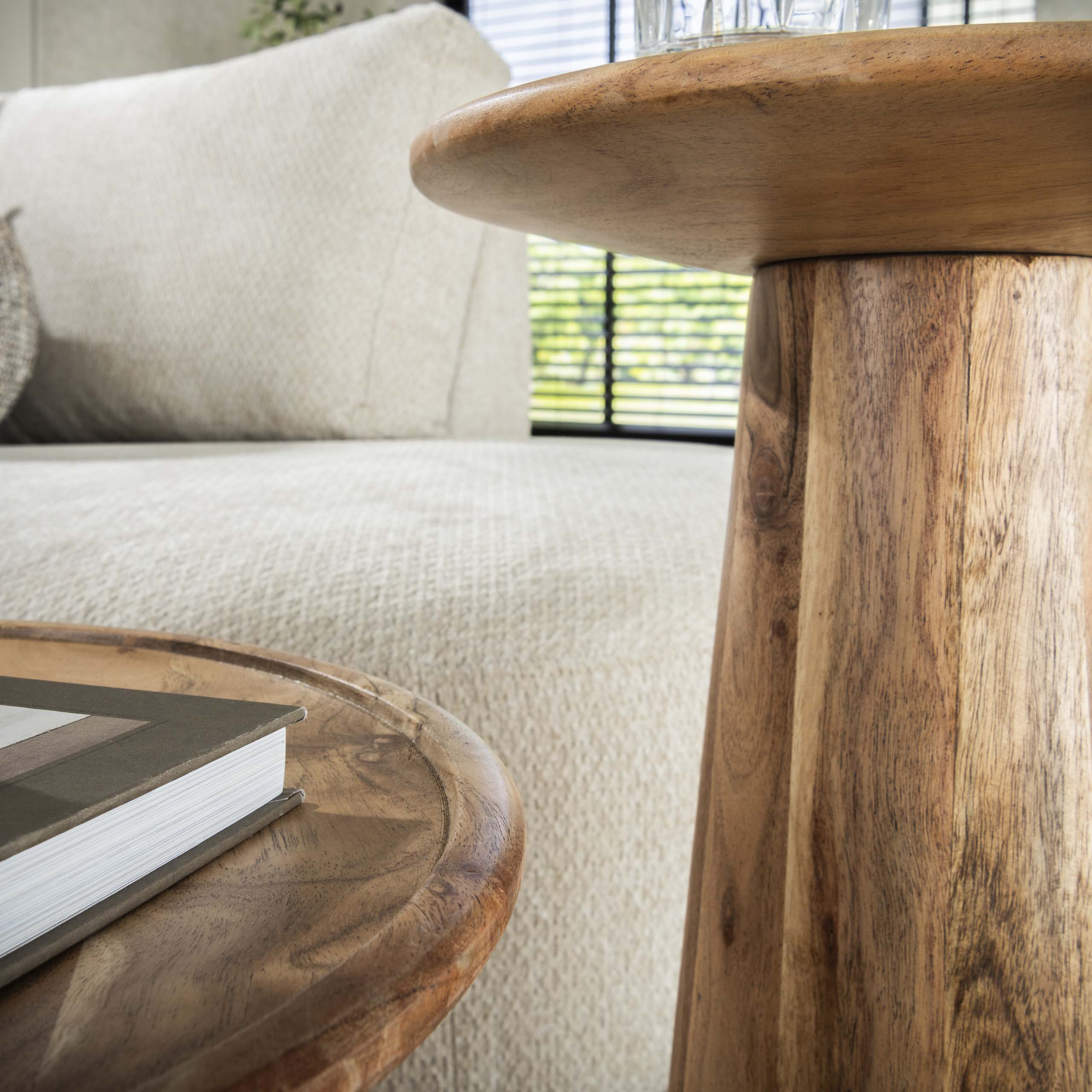 Beistelltisch Cone – 2er-Set – Massive Akazie