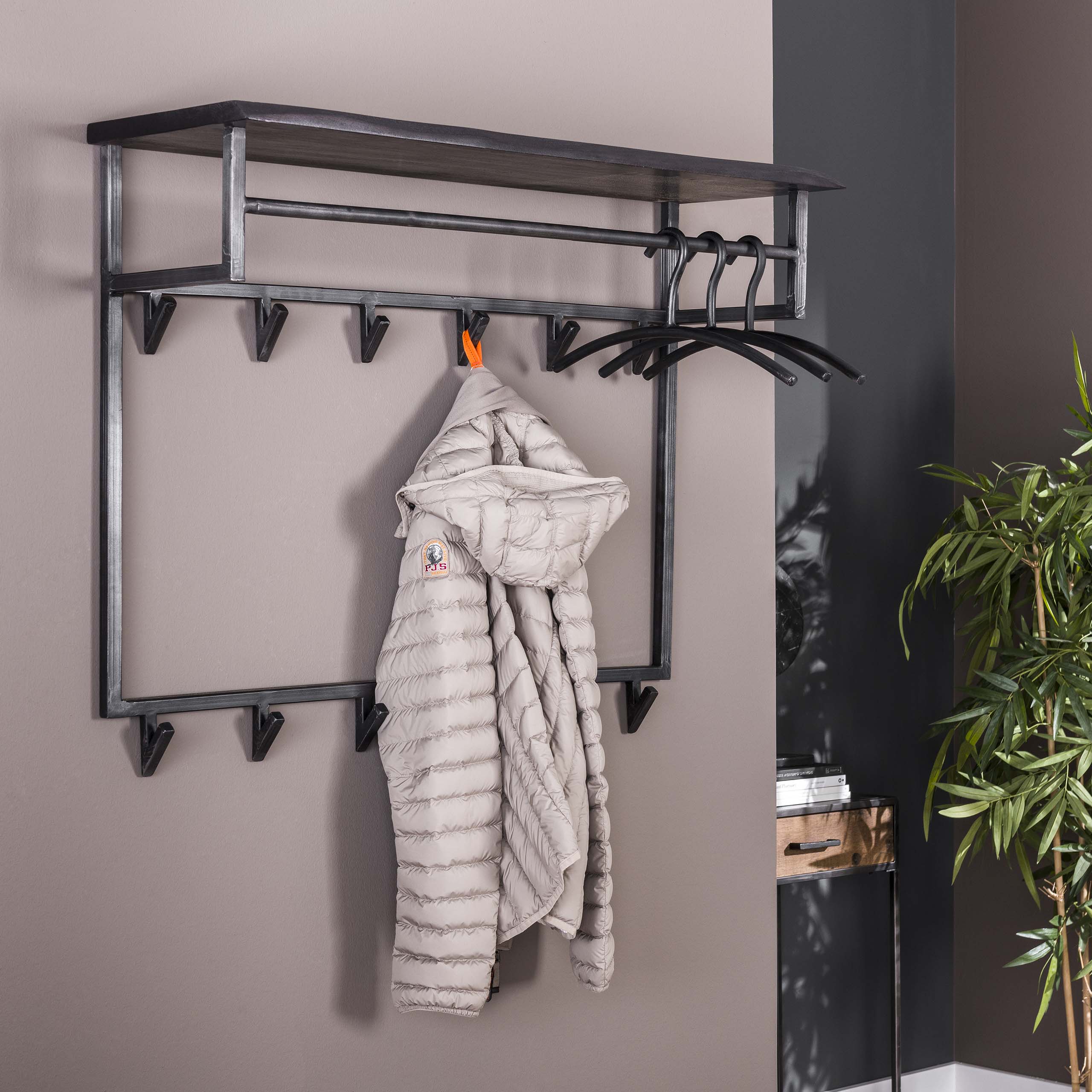 Garderobe Yucon hoch 12 Haken Hutablage / Massive Akazie schwarz