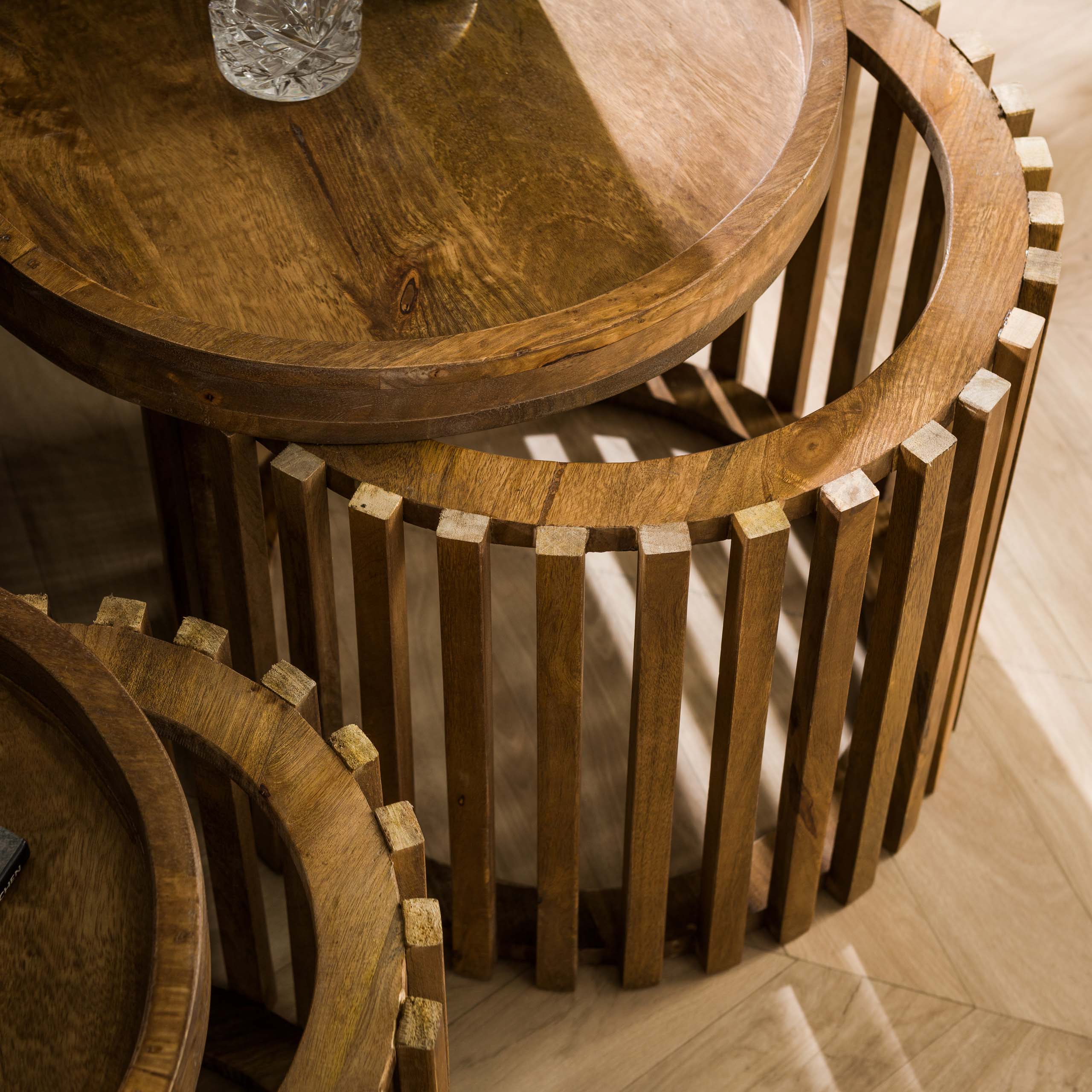 Beistelltisch Tweak – 2er-Set – Massive Mango-Sandfarbe