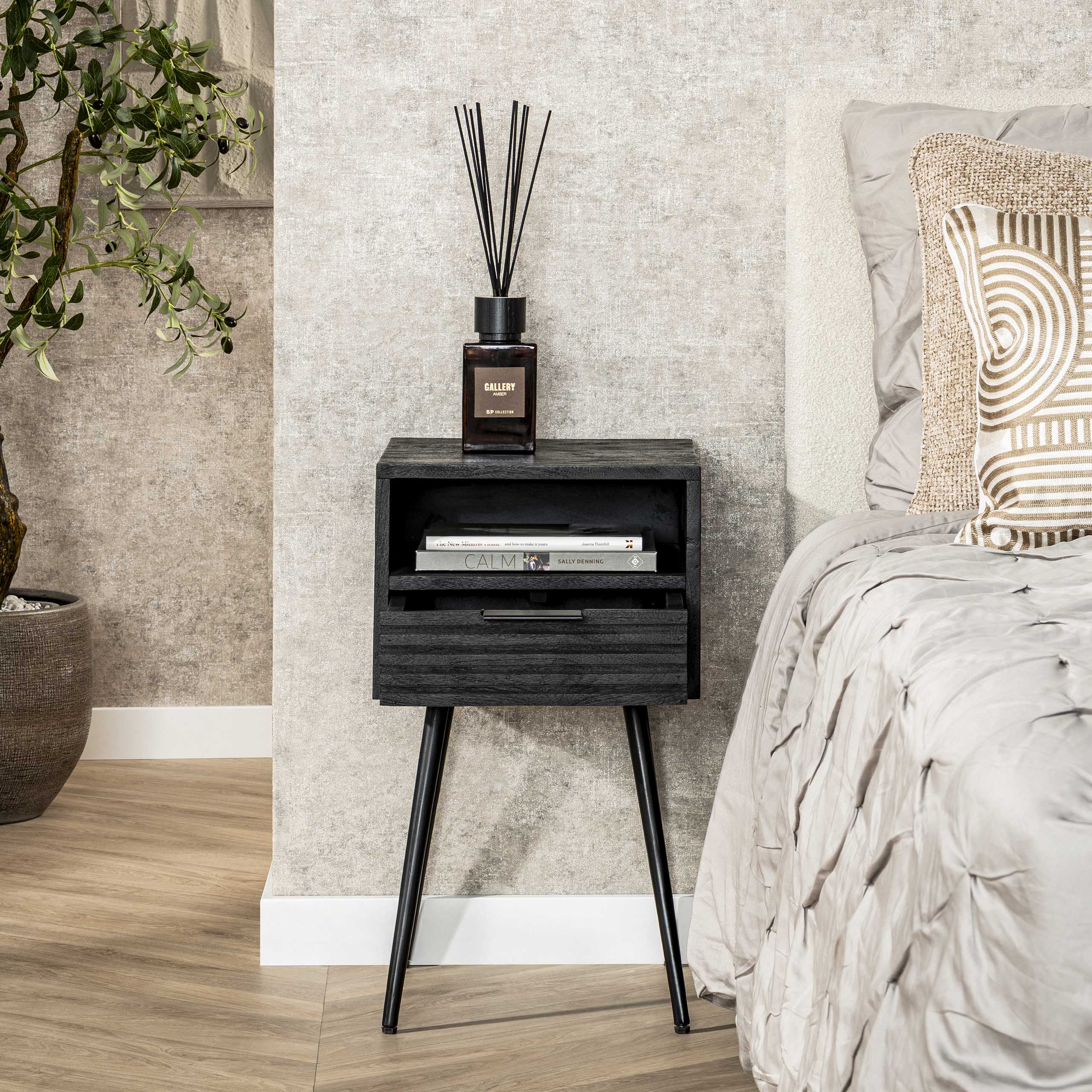 Marina Nachttisch 1 Schublade – Massives Mangoschwarz